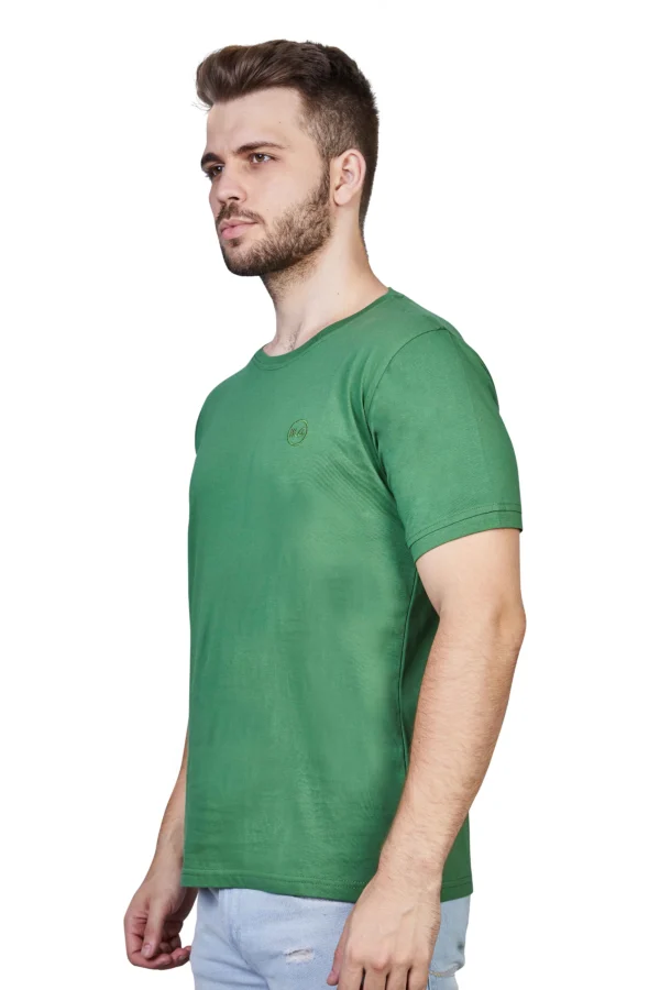 Green cotton round sleeve T-shirt.